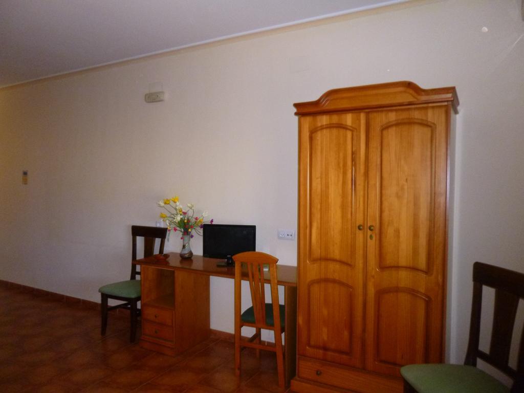 Alojamiento Rural Los Delfines Valdepeñas Habitación foto