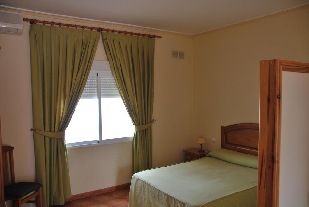 Alojamiento Rural Los Delfines Valdepeñas Habitación foto